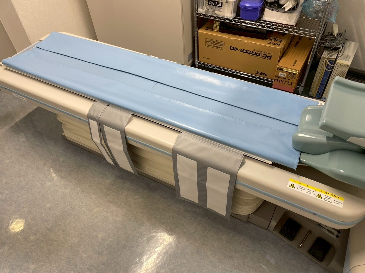 Hitachi Eclos 16 Slice CT Scanner