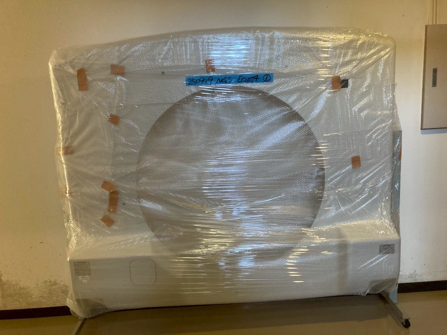 Hitachi Eclos 4 CT Scanner