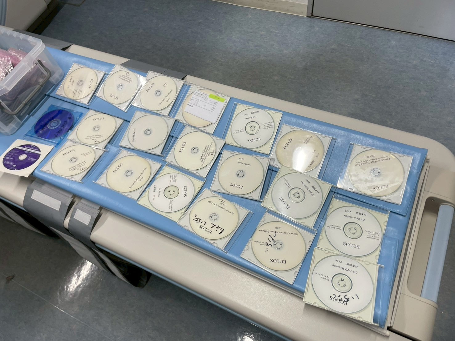 Hitachi Eclos 16 Slice CT Scanner