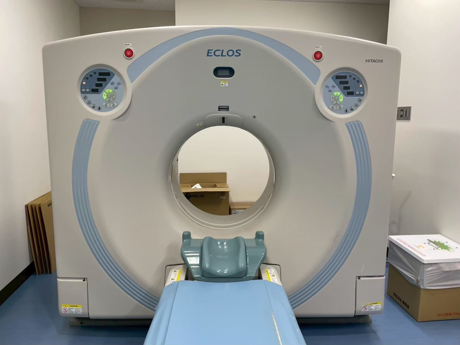 Hitachi Eclos 16 CT Scanner